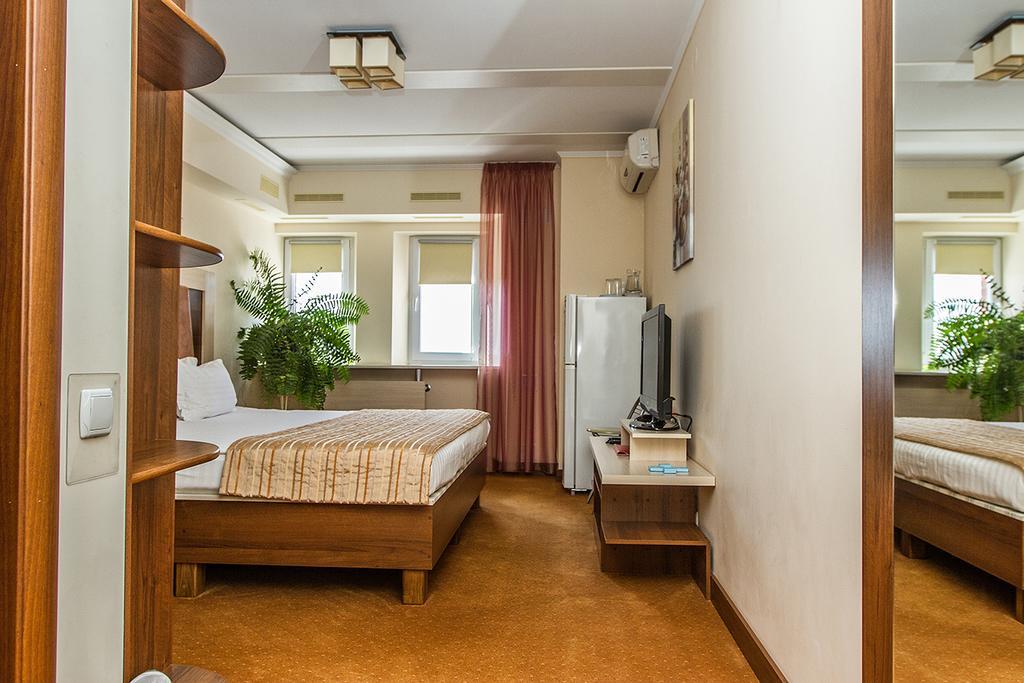 7 Sky Hotel Klinicheskaya Street  Kiev Eksteriør billede