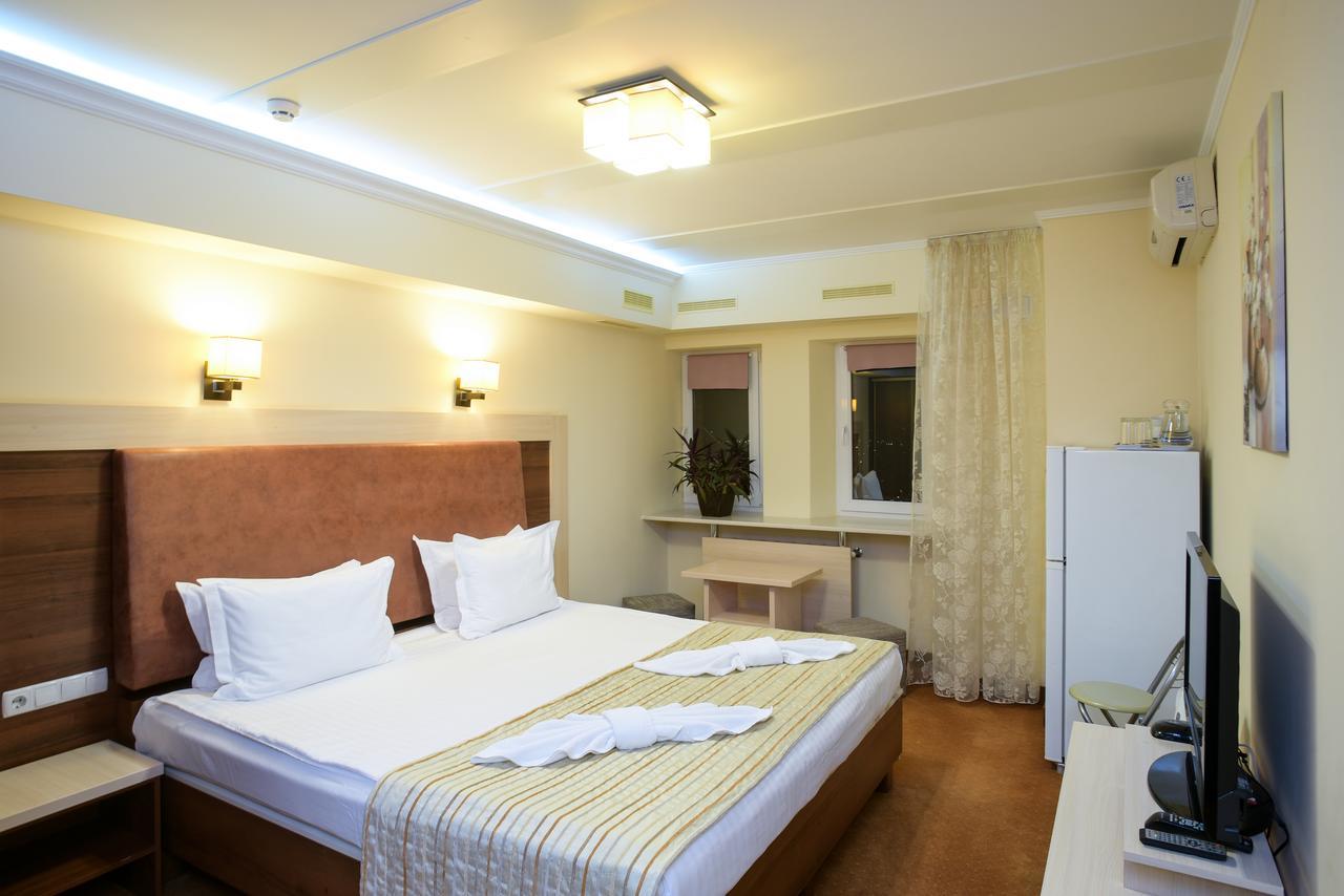 7 Sky Hotel Klinicheskaya Street  Kiev Eksteriør billede