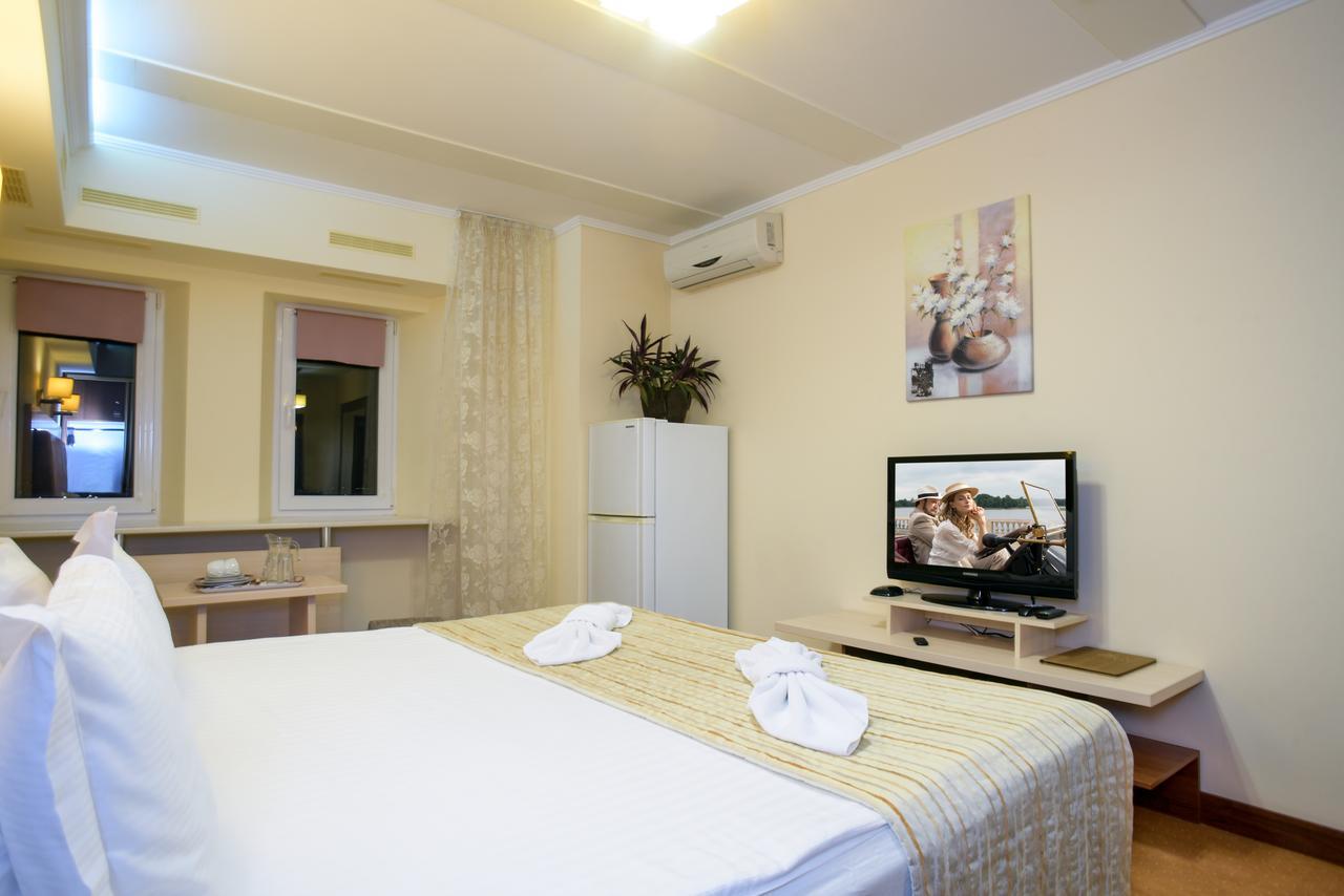 7 Sky Hotel Klinicheskaya Street  Kiev Eksteriør billede