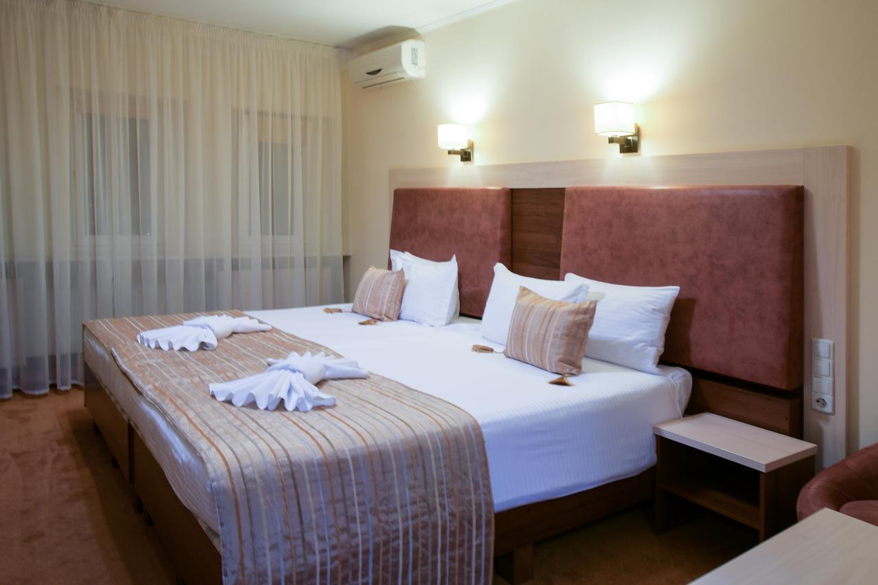 7 Sky Hotel Klinicheskaya Street  Kiev Eksteriør billede