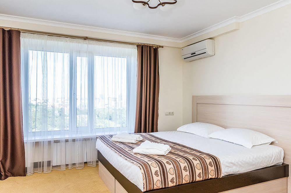 7 Sky Hotel Klinicheskaya Street  Kiev Eksteriør billede