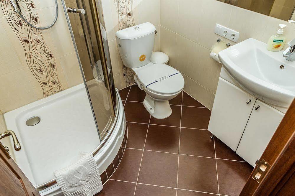 7 Sky Hotel Klinicheskaya Street  Kiev Eksteriør billede