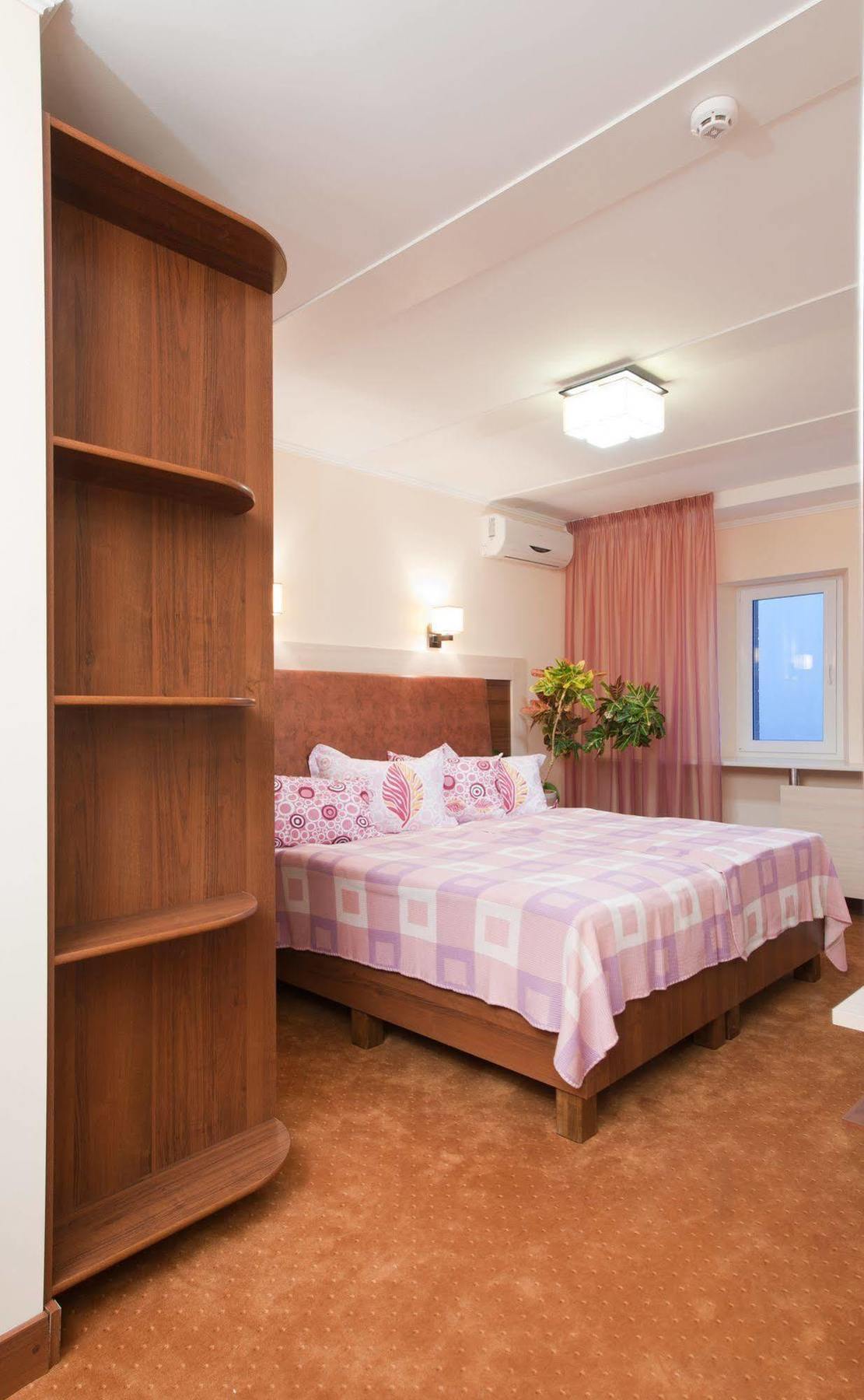 7 Sky Hotel Klinicheskaya Street  Kiev Eksteriør billede