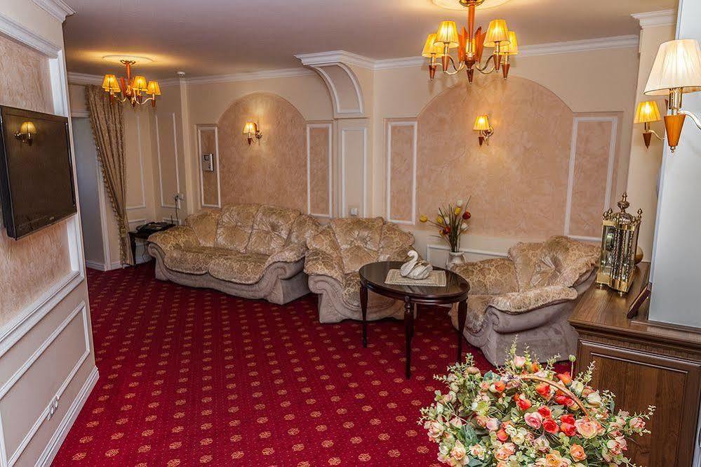 7 Sky Hotel Klinicheskaya Street  Kiev Eksteriør billede