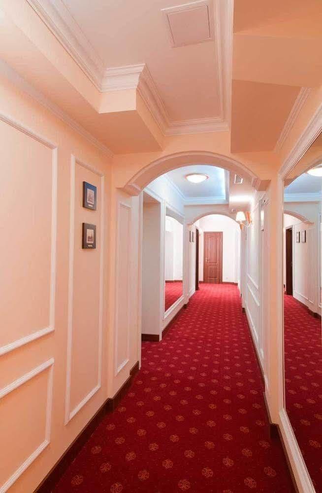 7 Sky Hotel Klinicheskaya Street  Kiev Eksteriør billede